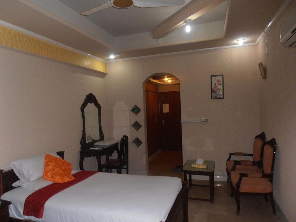 Hotel The Leschanze Lahore Exterior photo