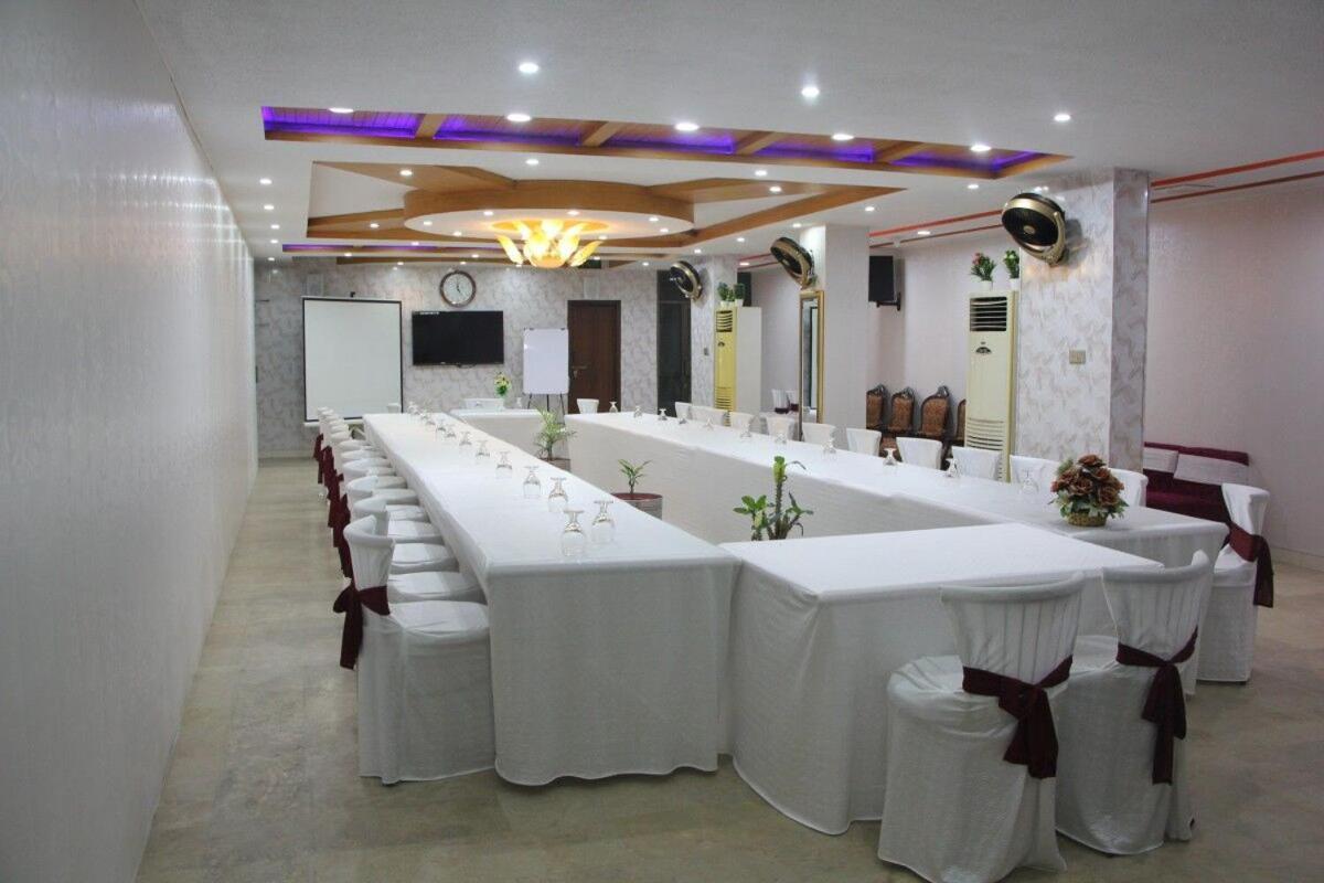 Hotel The Leschanze Lahore Exterior photo